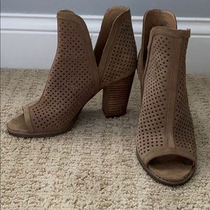 Lucky Brand Tan/Taupe Bootie Heels